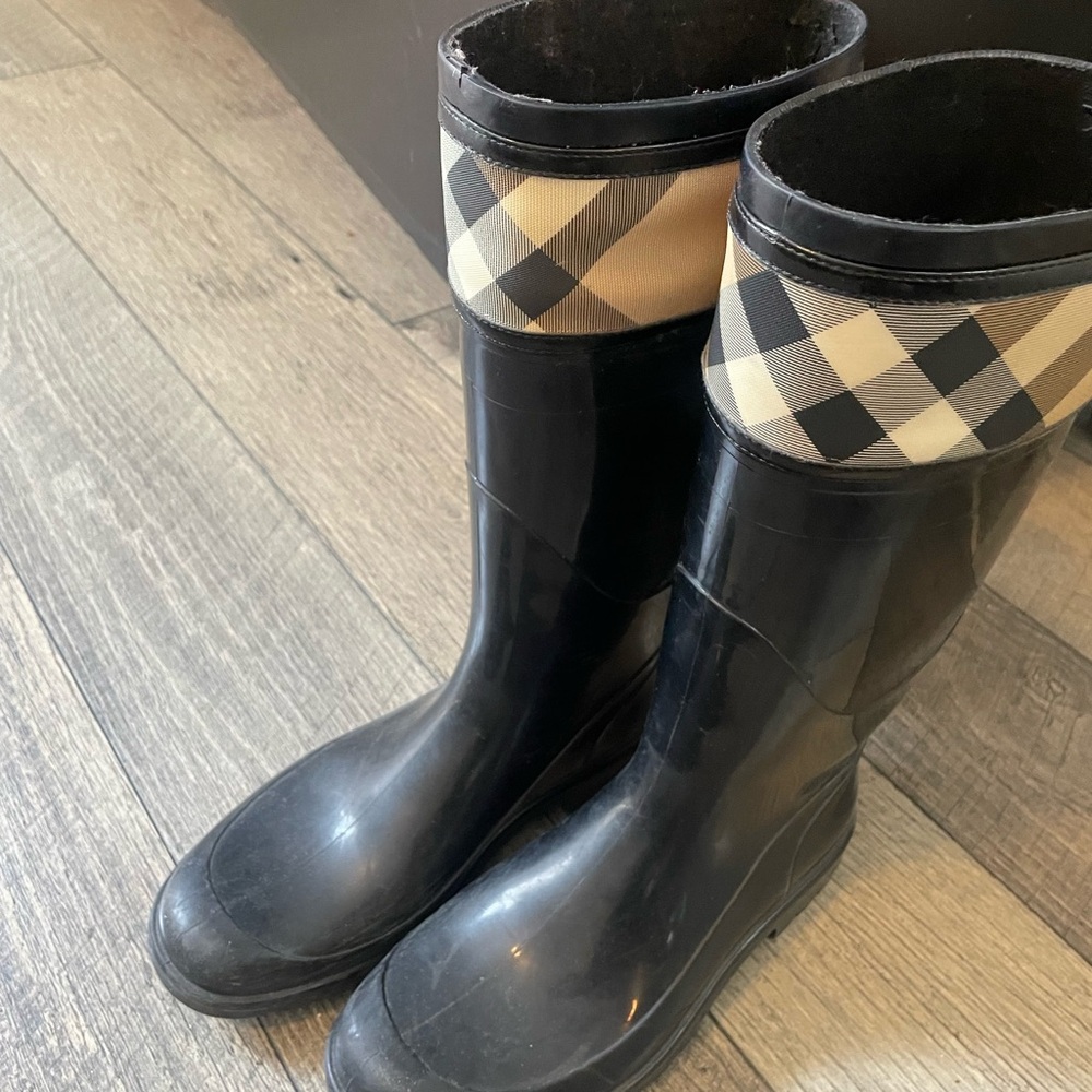 Burberry Black Plaid Rain Boots